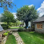 Bujtina Peshtan Guesthouse&Camping