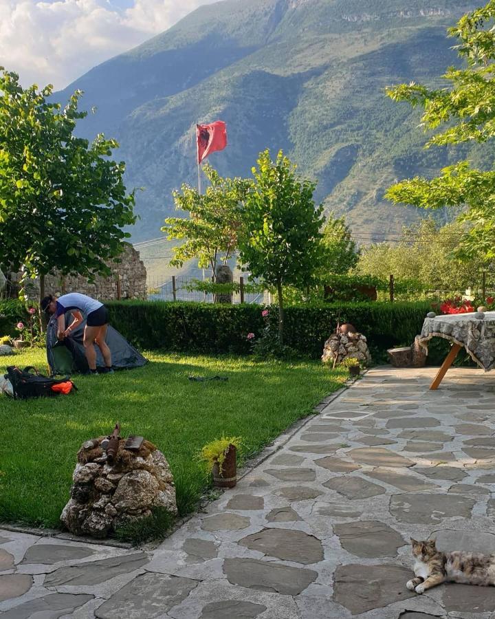 Bujtina Peshtan Guesthouse&camping *