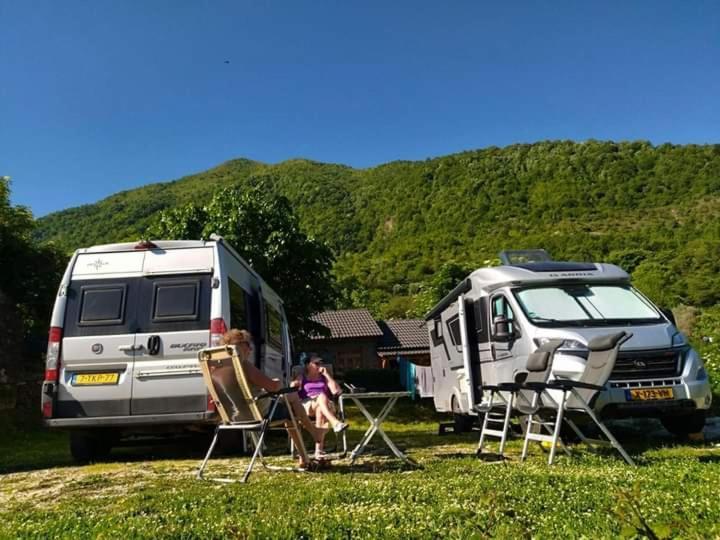 Bujtina Peshtan Guesthouse&camping *