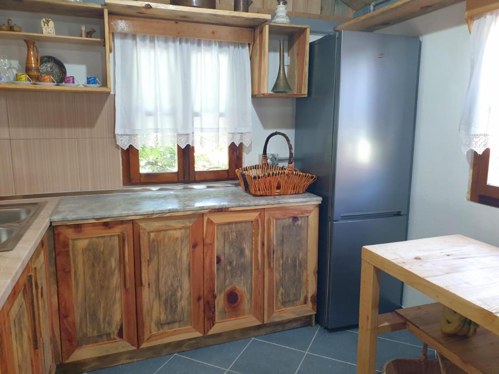 Bujtina Peshtan Guesthouse&camping Affittacamere