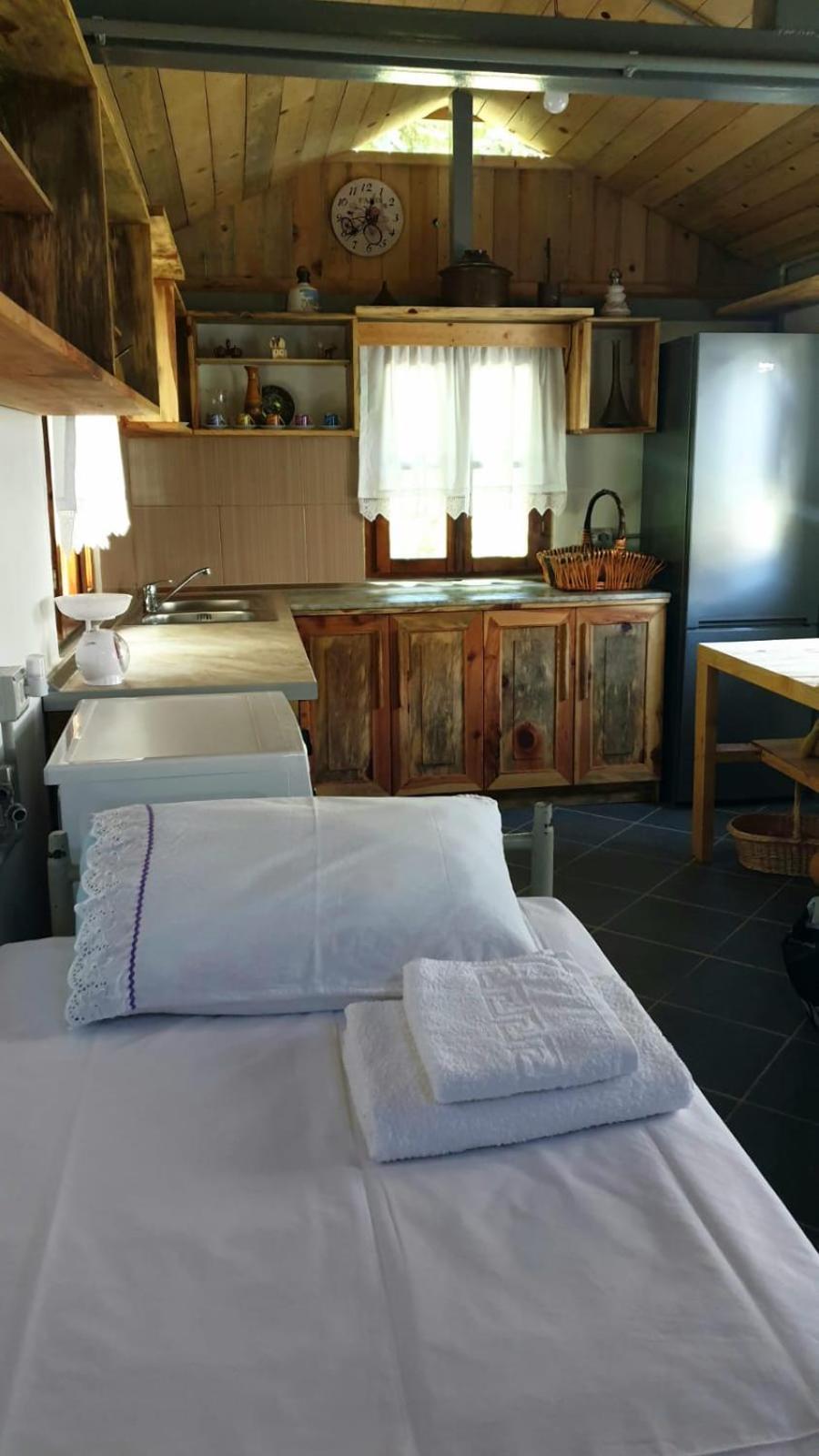 Bujtina Peshtan Guesthouse&camping Affittacamere *